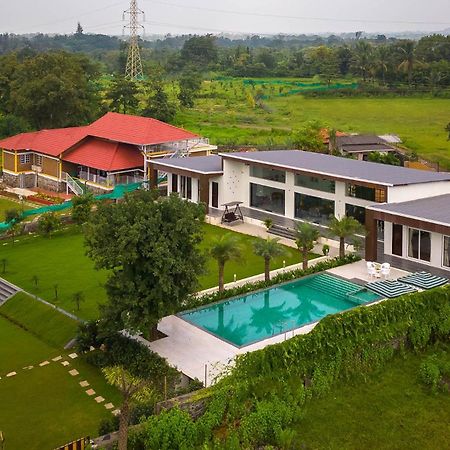 Chinchavli Natures Odyssey By Stayvista - Amidst Lush Greenery With Outdoor Pool And Indoor Activities מראה חיצוני תמונה
